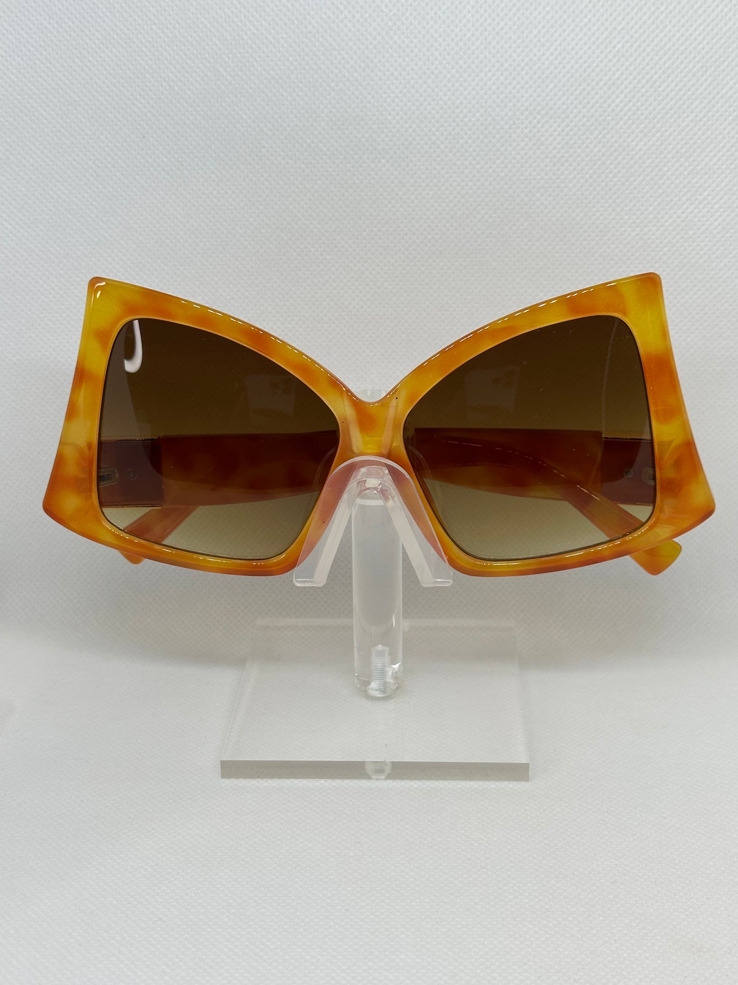 DAFFY SHADES